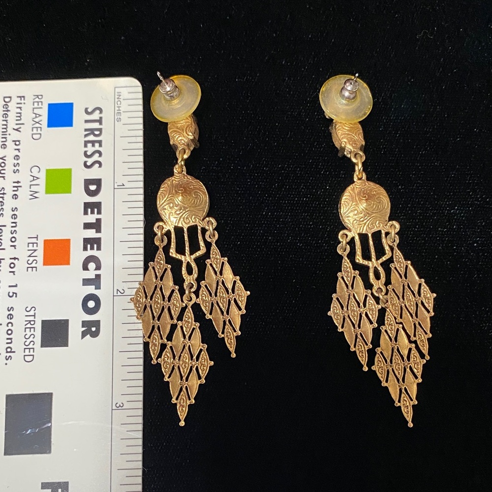 Vintage long Elegant Gold and Green crystal Dangle pierced Earrings - Picture 5 of 11